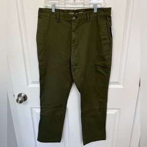 Straight Built-In Flex Rotation Chino Pants for Men